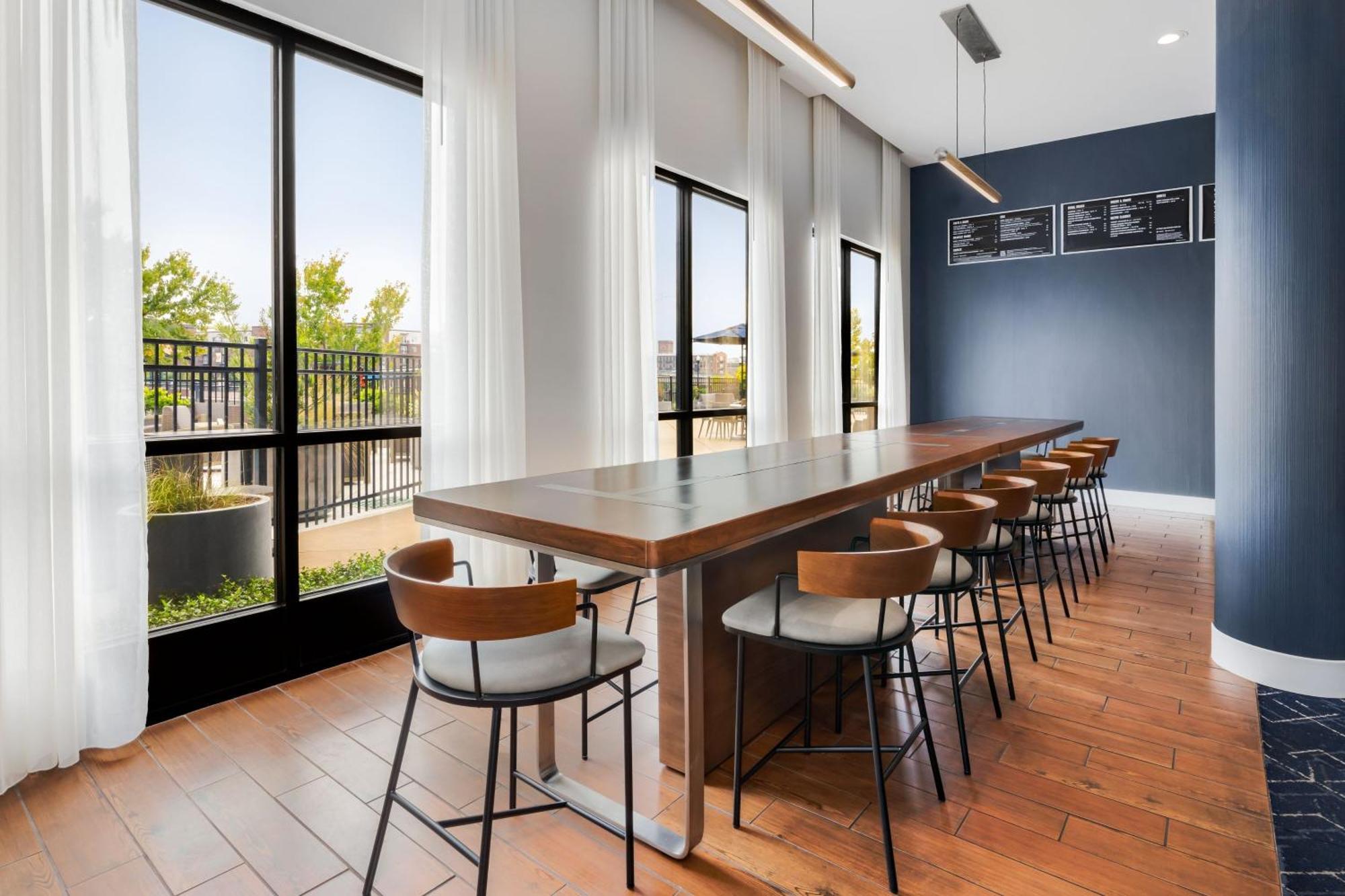 Courtyard By Marriott Columbus פניקס סיטי מראה חיצוני תמונה