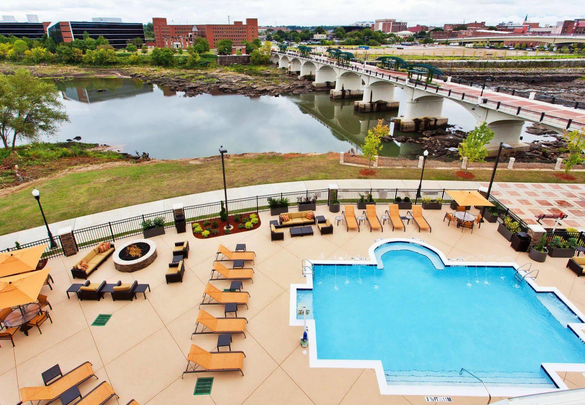 Courtyard By Marriott Columbus פניקס סיטי מראה חיצוני תמונה